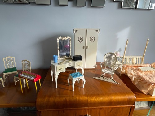 Vintage sindy doll house - vintage,