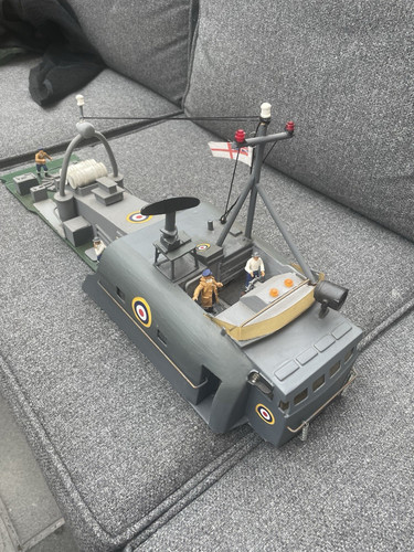 Model boat mint condition - rc,