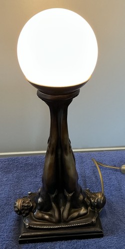 Art deco style table lamp - art,