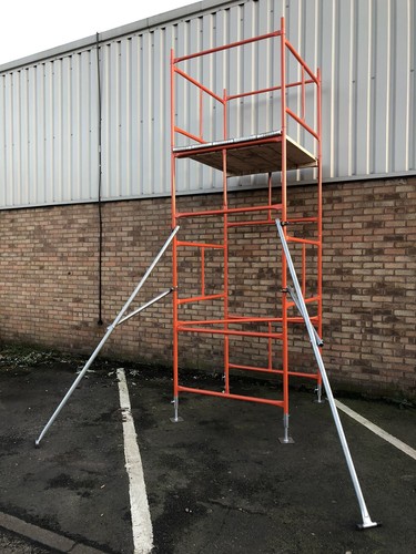 Scaffold tower outriggers - x,