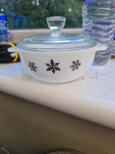 Pyrex vintage snowflake - pyrex,
