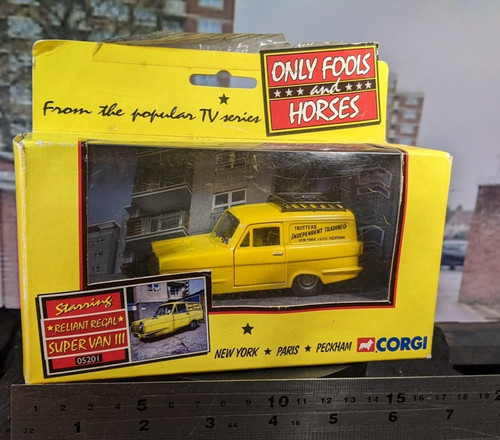 Corgi only fools and - fools,