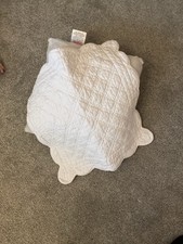 Laura Ashley Complete Cushion