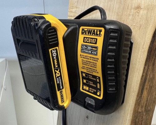Dewalt battery charger - dewalt,