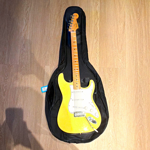 Fender stratocaster yellow - fender,