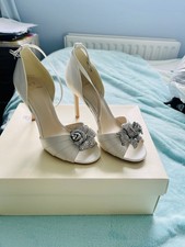 Jenny Packham No 1 Ivory Satin Peep-Toe Wedding Sandels, Size 4/37 diamonte