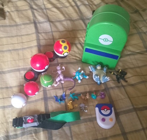 Massive pokémon toy figure - pokémon,