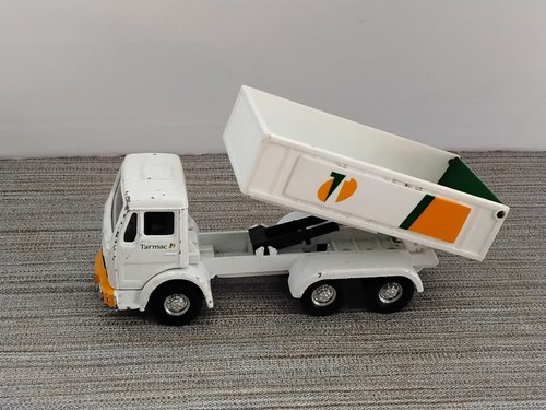 Corgi mercedes tarmac - tarmac, tipper