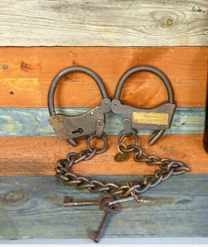 Hnadcuffs cast iron working - hnadcuffs,