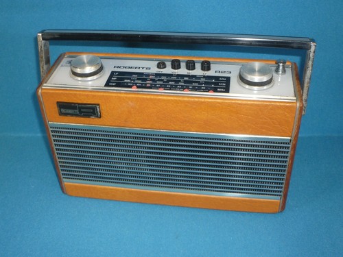 Vintage roberts r25 radio - vintage,