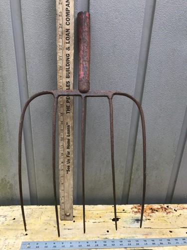 Large rusty red tine - rusty, 5