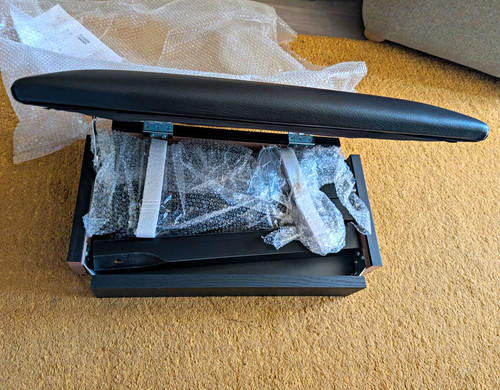 Black wood piano - black, bench