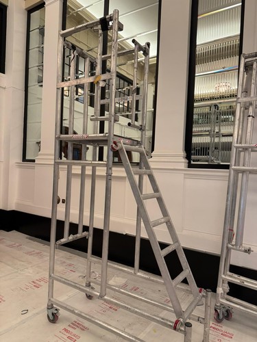 Podium steps 9m working - 2,