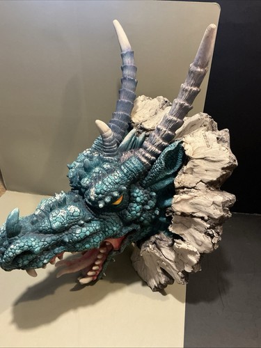 1999 rare dragon wall - dragon,