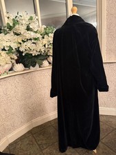 Stunning Vintage Black Wallis