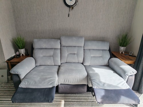 Three seater powered recliner - seater,