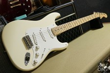 Fender Eric Clapton Stratocaster Olympic White 2001 w/hard case USED