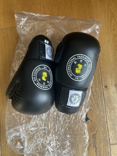 Sparring itf taekwondo hands - sparring,