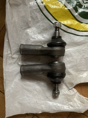 Track rod pair steering - track,