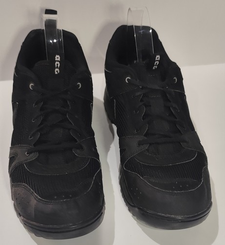 Nike acg black low top - black,