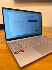 ASUS Zenbook 14 Um425I Ryzen 7