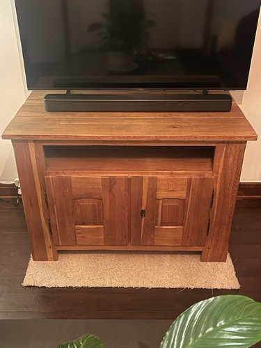 Solid medium oak cabinet - medium,