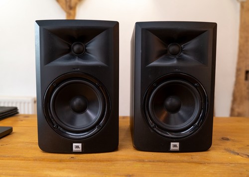 Jbl lsr305 active - lsr305, wired