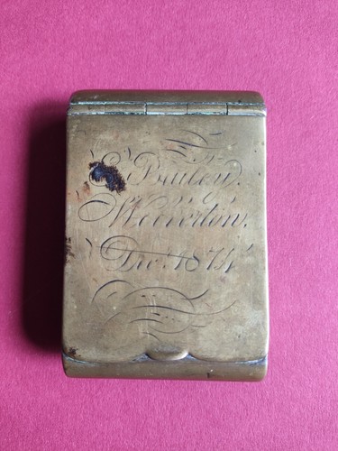 Antique snuff box - snuff, hand