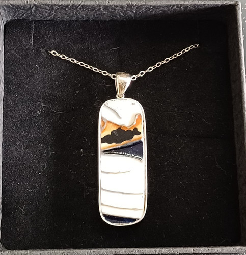 Moorcroft pottery pendant - moorcroft,