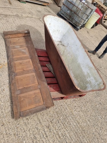 Cast iron bath tub - cast,