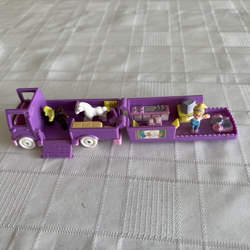 Polly pocket stables - stables, go