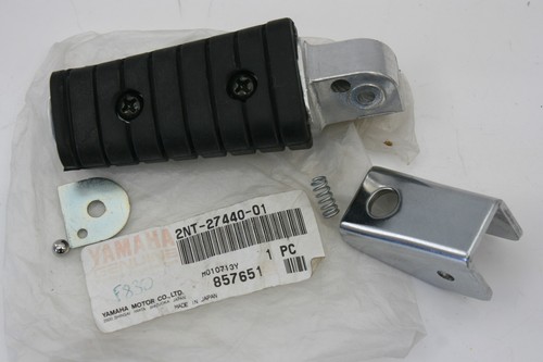 Right rear footrest yamaha - right,