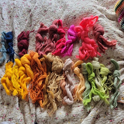 Assorted tapestry wool - 26,
