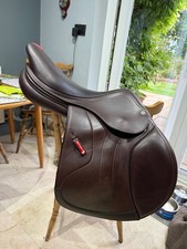 Equipe jump saddle 17” M +2 always kept with cover on very well looked after