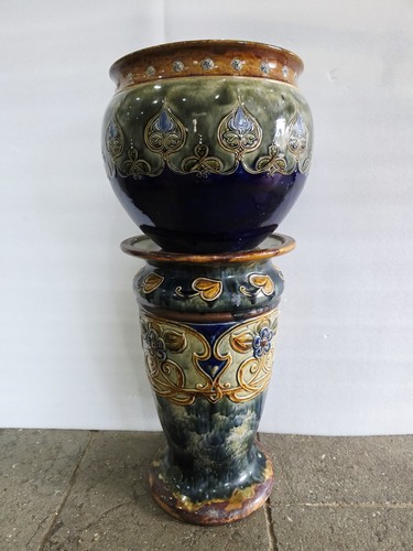 Large royal doulton - royal, stoneware