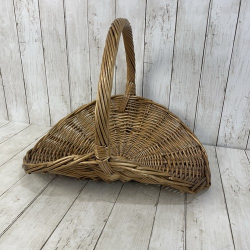 Vintage large french wicker - large,