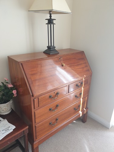 Mahogany buerau good - in,
