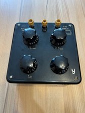 Vintage decade resistance box