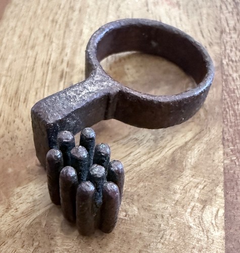Ancient roman bronze key - bronze, ring