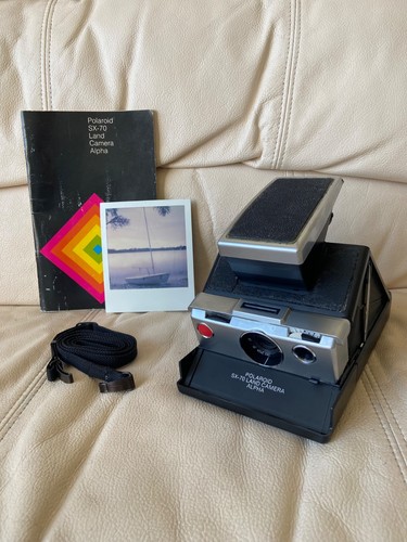 Polaroid black alpha - sx-70,