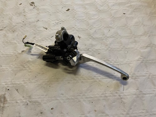 Front master cylinder - cylinder,