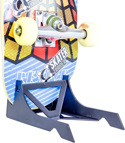 Origami skateboard stand - skateboard,