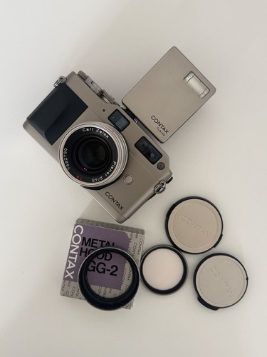 Contax camera with planar - g1,
