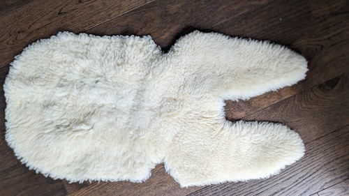 Happy frog sheepskins - happy,