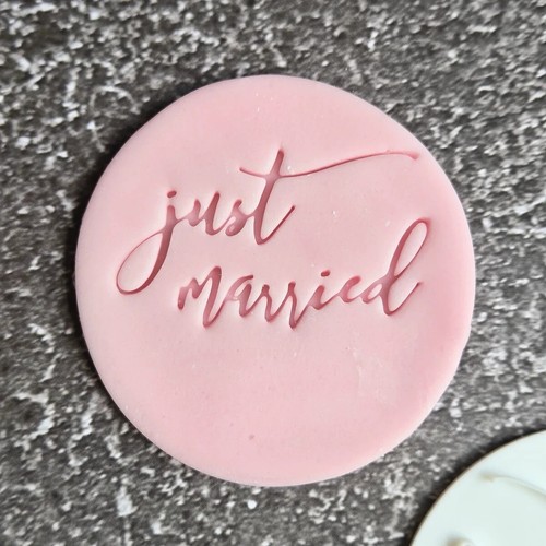 Just married classic - married, font