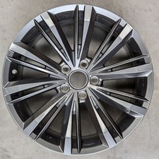 A good  18x8 Inch ET44 OEM GENUINE VW Passat Liverpool 3G0601025BN Alloy