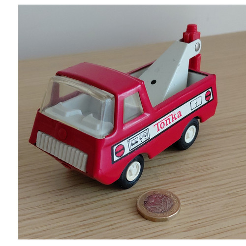 Tonka vintage red tow truck - tonka,