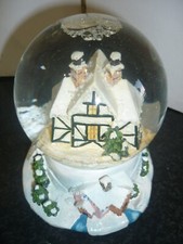 Vintage musical Snow Globe