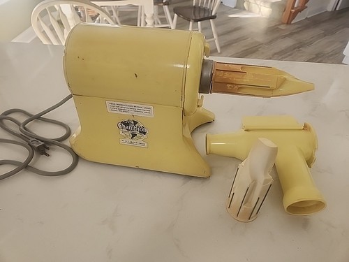 Vtg champion juicer - champion, 1/3