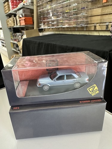 Mercedes benz 500e - w124, lake